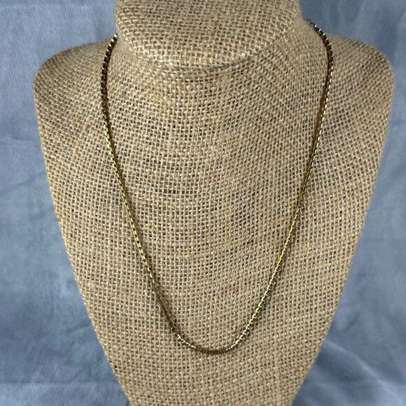 Vintage Gold-Tone Box Chain Necklace Monet with Adjustable Length Lobster Clasp - Picture 2 of 16